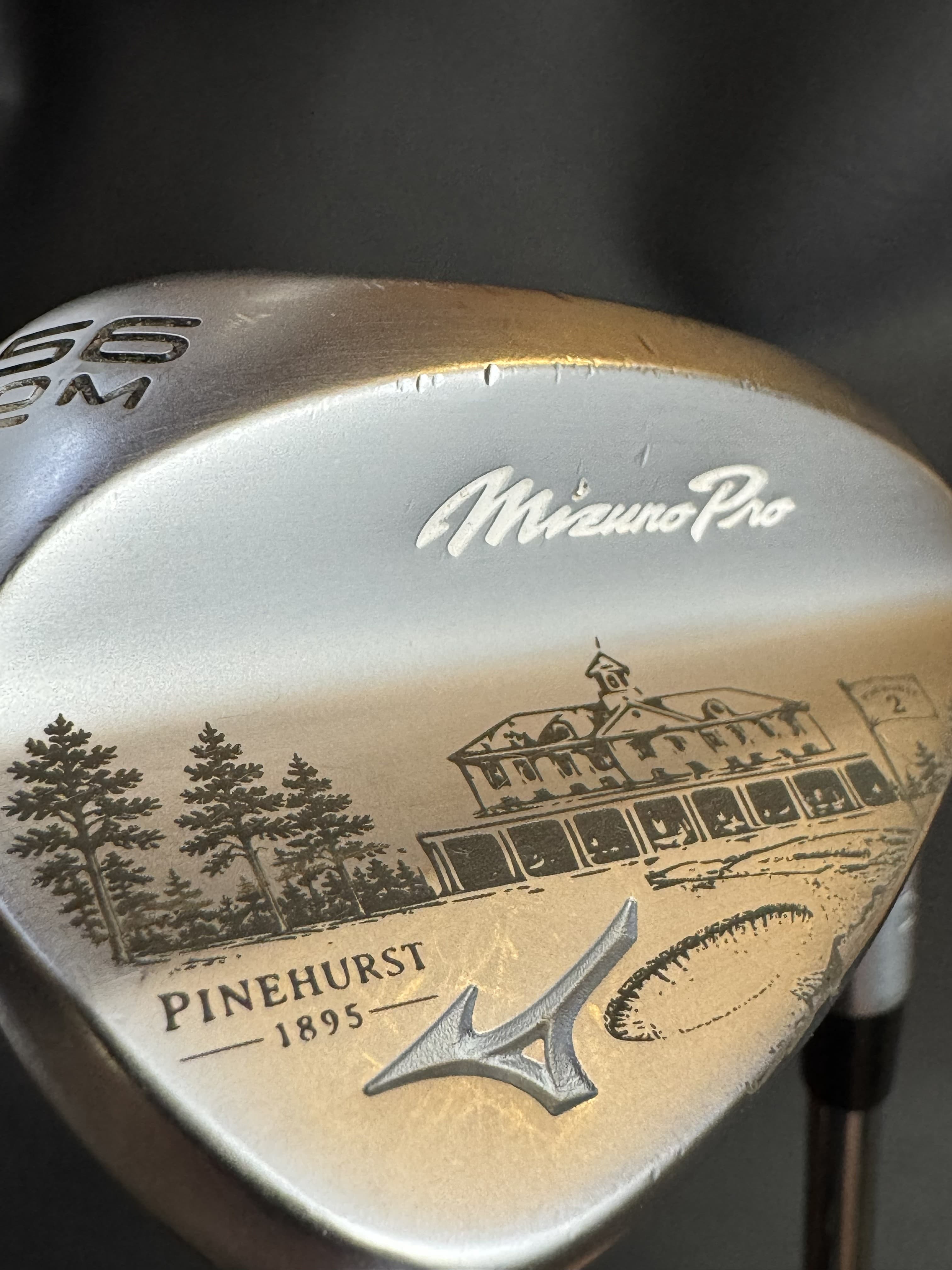 Mizuno Pro wedge engraved with Pinehurst No. 2 clubhouse artwork